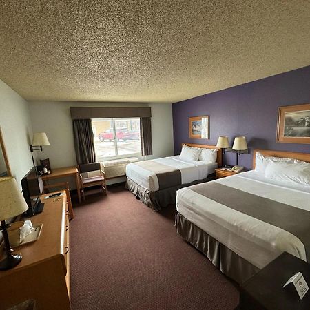 Fossil Creek Hotel & Suites Russell Bagian luar foto