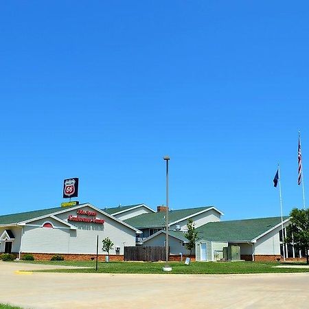 Fossil Creek Hotel & Suites Russell Bagian luar foto
