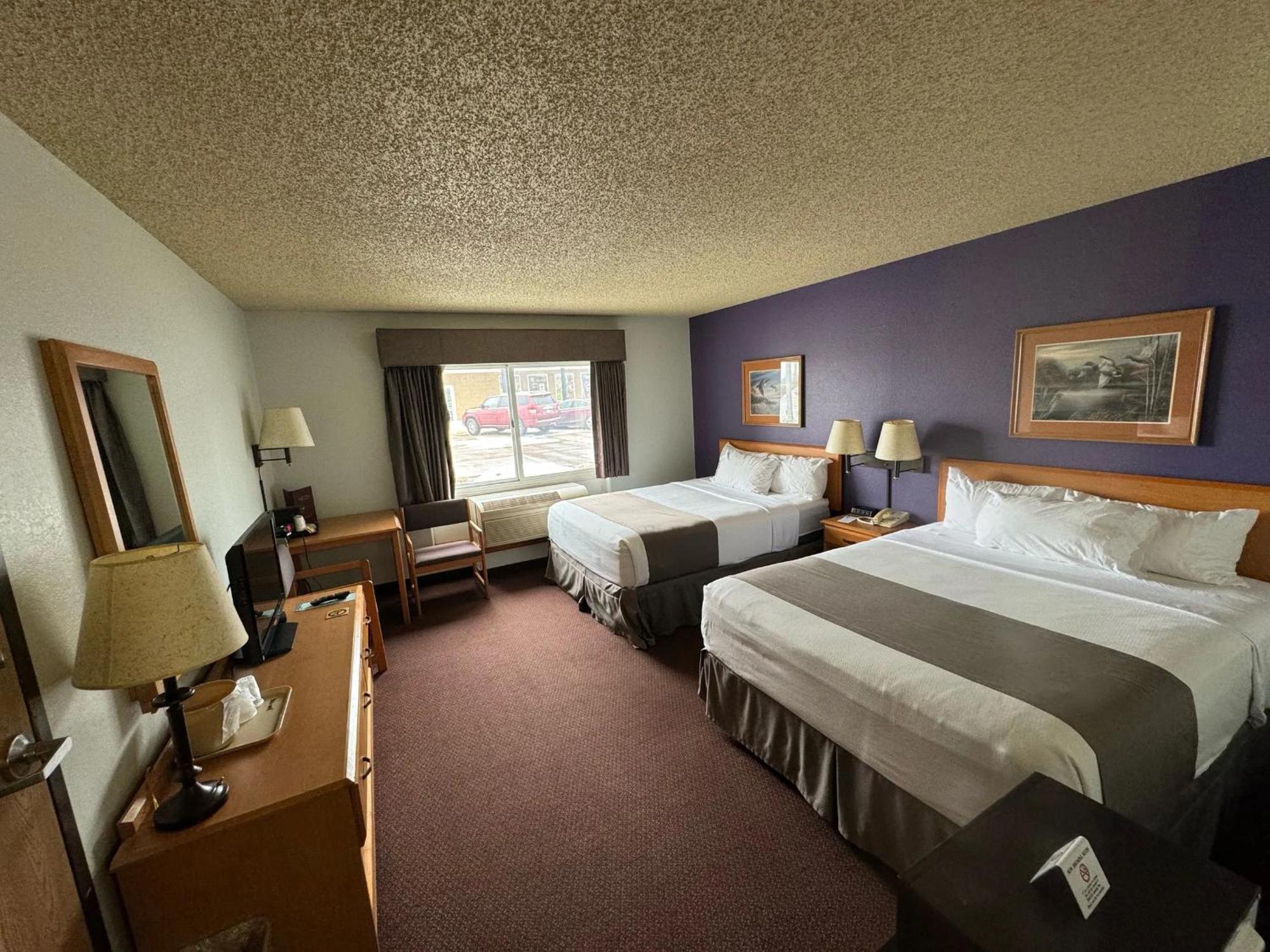 Fossil Creek Hotel & Suites Russell Bagian luar foto