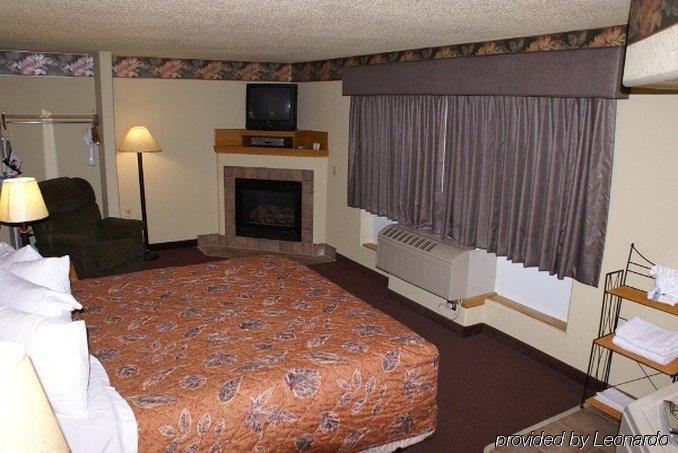 Fossil Creek Hotel & Suites Russell Ruang foto