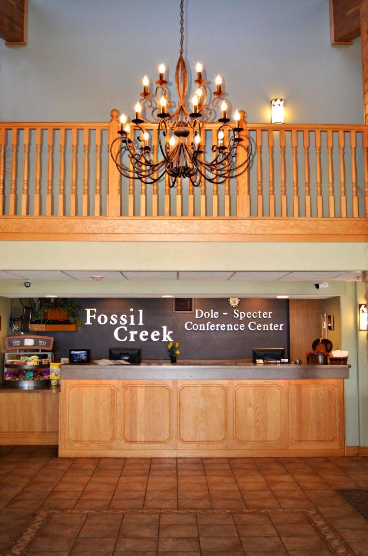 Fossil Creek Hotel & Suites Russell Bagian luar foto